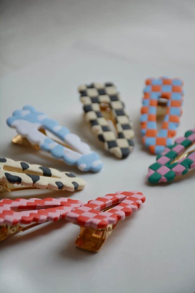 Barrettes cheveux damier colorées