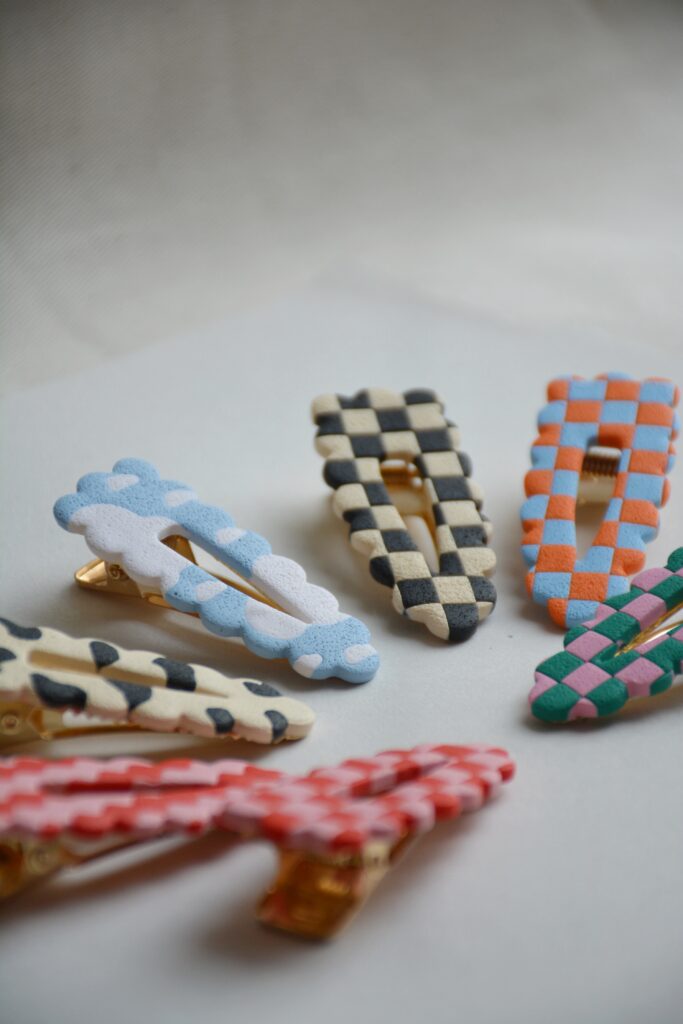 Barrettes cheveux damier colorées