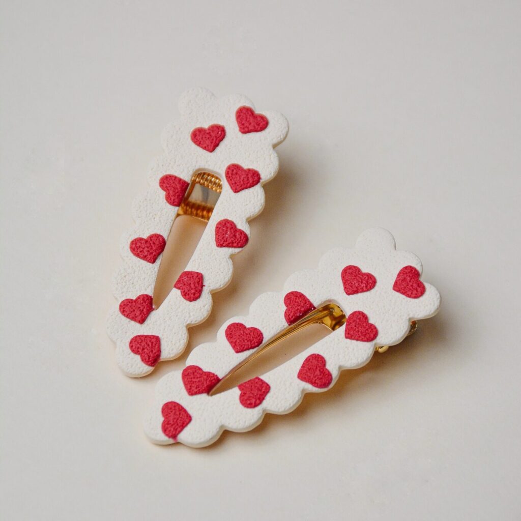 Barrette coeurs – beige et rouge