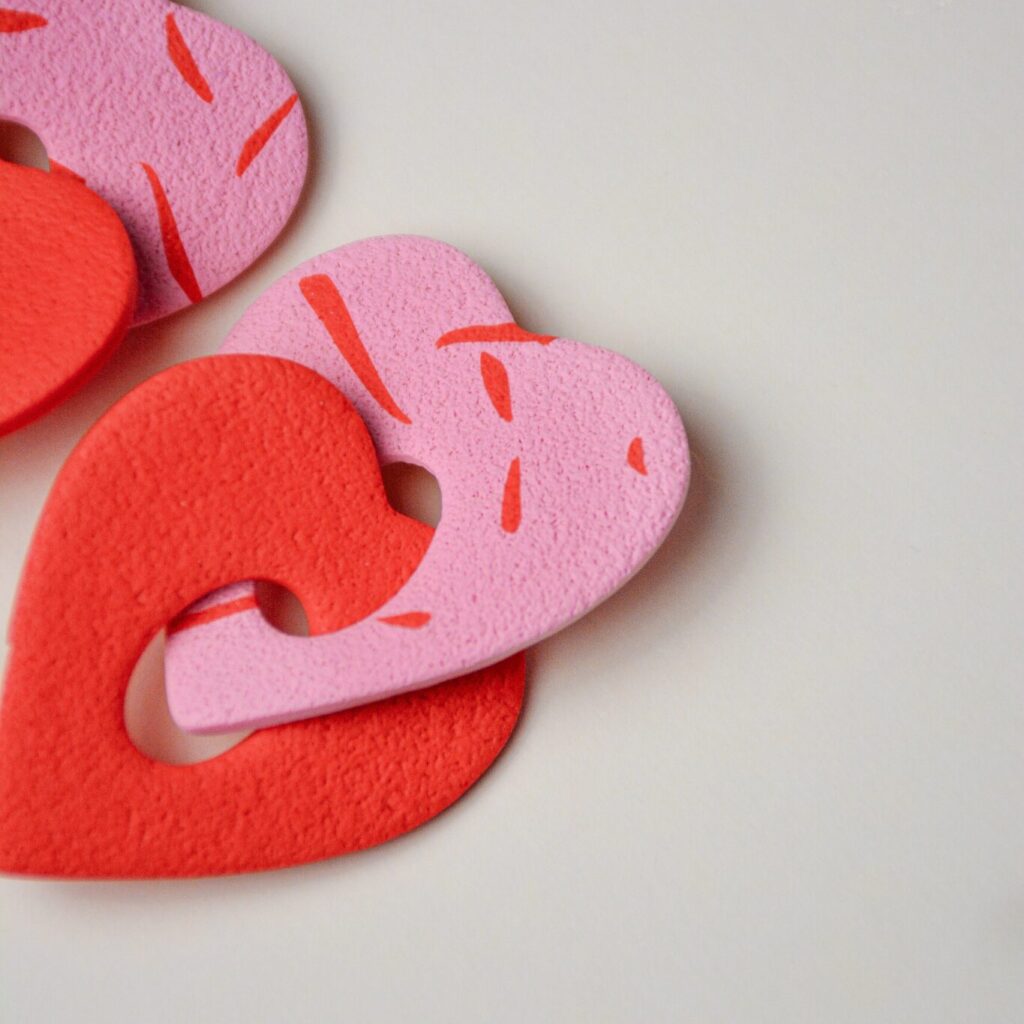 Boucles d'oreilles colorées Saboom Yseult rouge rose