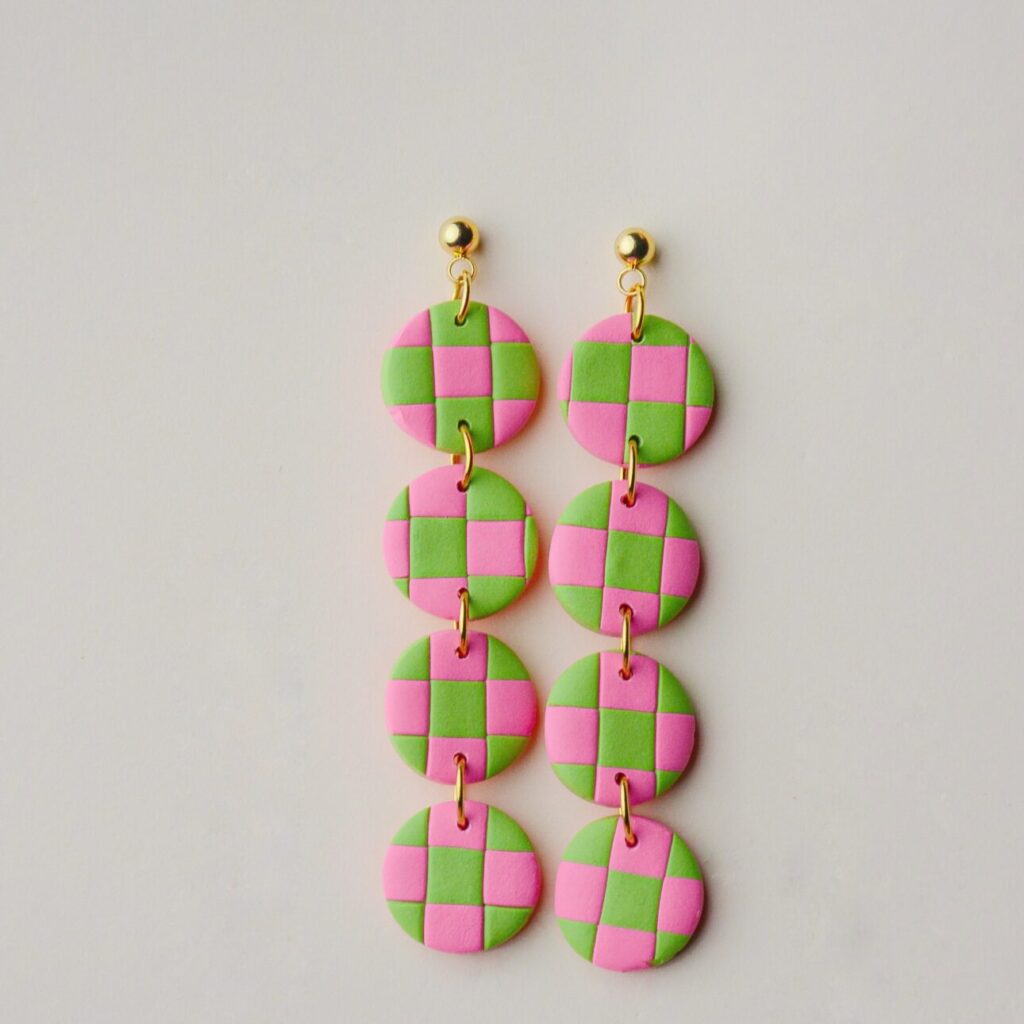 boucles d'oreilles colorées Saboom Maïa damiers rose vert