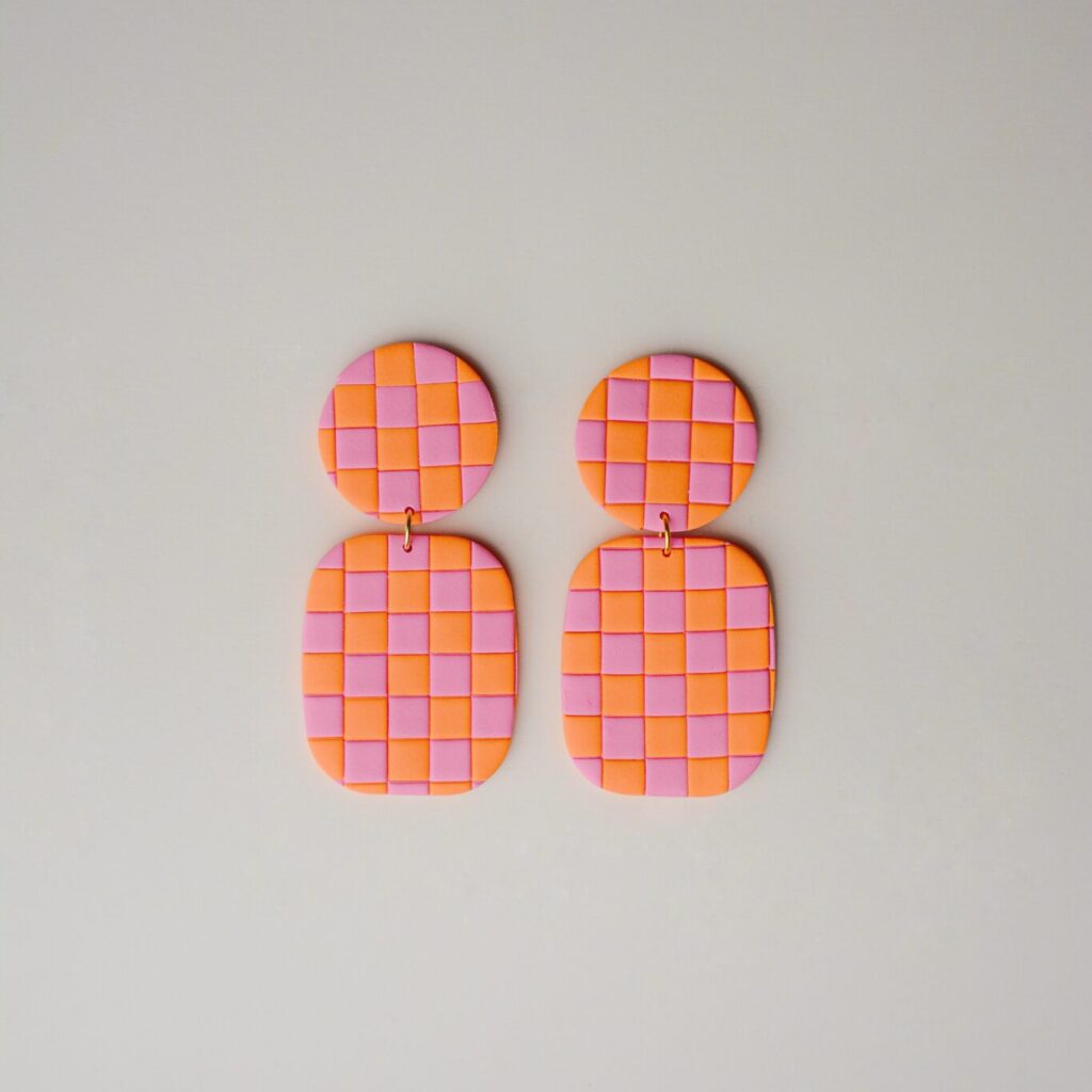 boucles d'oreilles colorées Saboom Nana damiers orange rose